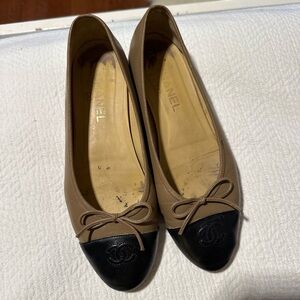 CHANEL Women's Beige and Black Flats